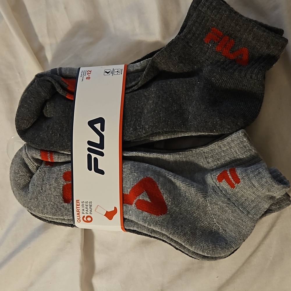 FILA 6 PAIR SIZE 8-12 SOCKS